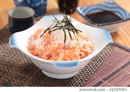 sashimi rice 28297081