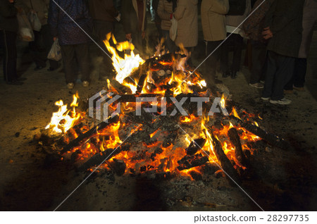 Bonfire of the night Bonfire of the night 28297735