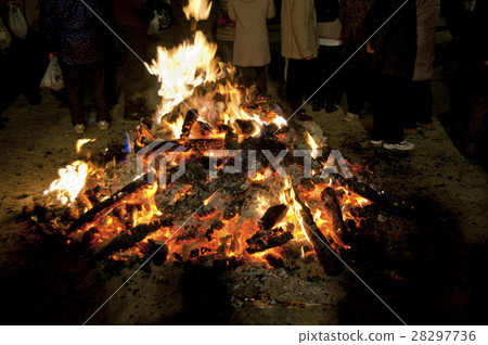 Bonfire of the night Bonfire of the night 28297736