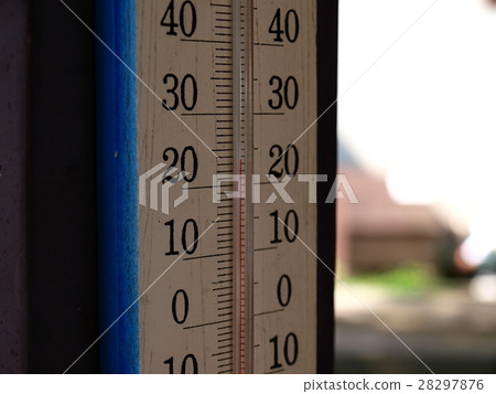thermometer  28297876