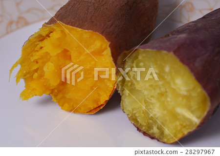 Grilled sweet potato image Left: Anno potato, right: Scarlet crimson 28297967