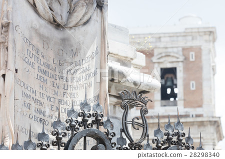 Obelisk in New Jesus square 28298340