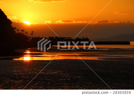  在Yoshiki海灘的日落 28303859