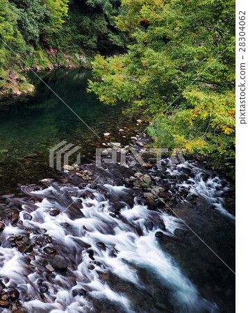 Stream of a stream 28304062