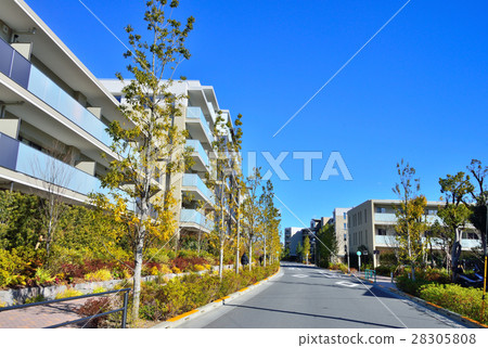 Urban condominium 28305808