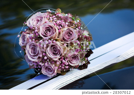 beautiful wedding bride bouquet 28307012
