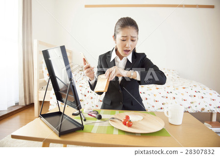 生活方式OL的繁忙的早晨 28307832