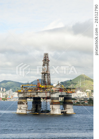 Brazil - Oil Rig In Guanabara Bay - Rio de Janeiro Brazil - Oil Rig In Guanabara Bay - Rio de Janeiro 28312790