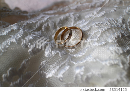 Wedding ring 5 28314123