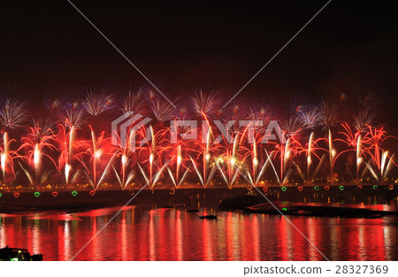 Fireworks, big rice, riverbank 28327369