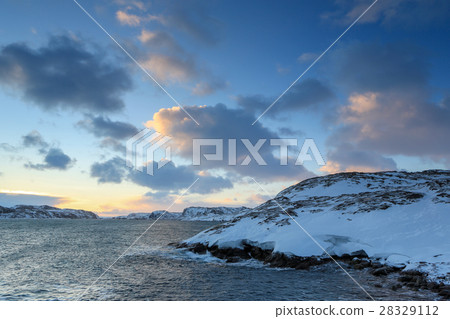 Sunrise on the Barents Sea. Teriberka 28329112