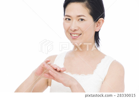 Beauty Female Senior Beauty Skin Care Smile Body Care Beauty Middle Age Moisturizing 28330015