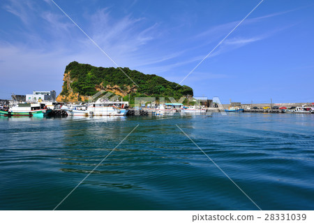 Fishing port coast scenery 28331039