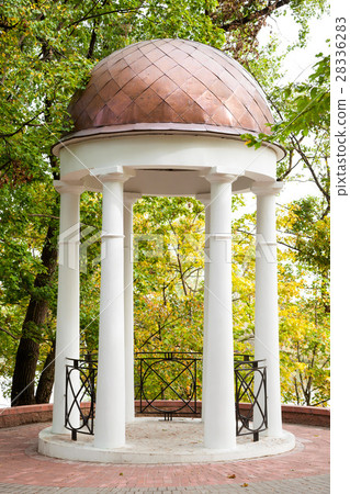 Gazebo in autumn garden 28336283