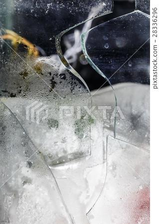 broken mirror 28336296