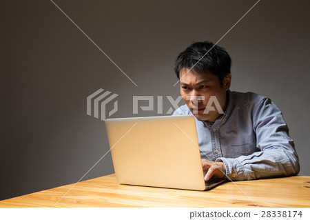 男性生意加班 28338174