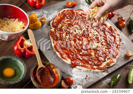 Pizza cooking ingredients 28339407