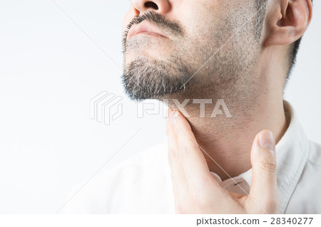 中間的男性鬍子 28340277