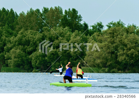 group young rowers canoeists group young rowers canoeists 28340566