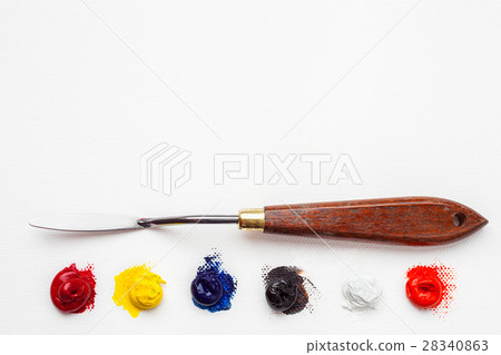 palette knife and oil paint on white canvas palette knife and oil paint on white canvas 28340863