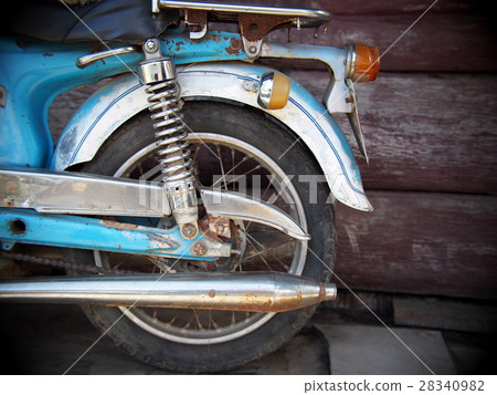 blue colour motorcycle wheel with tail chrome part blue colour motorcycle wheel with tail chrome part 28340982