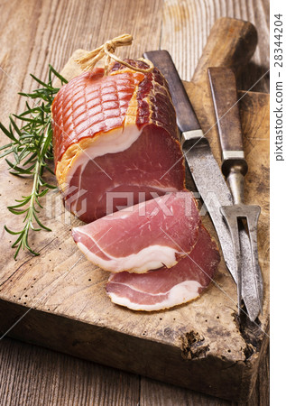 smoked ham 28344204