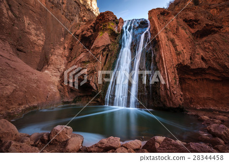 Sources Oum er- Rbia, Aguelmam Azigza, Morocco 28344458