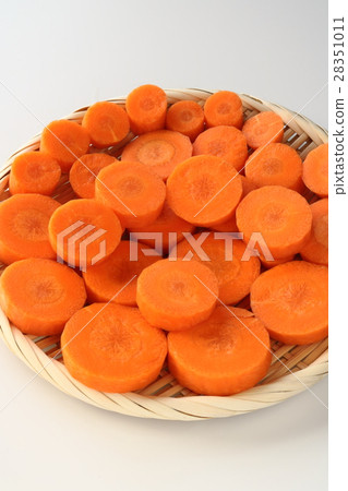 Carrot slices Carrot slices 28351011