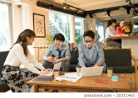 Creative business meeting image Creative business meeting image 28351463