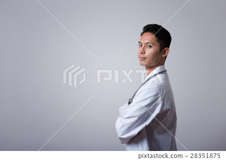 Medical staff (white coat) 28351875