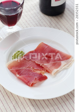 Raw ham prosute Raw ham prosute 28352331
