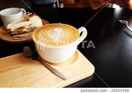 Banoffee cake with coffee. 28355589