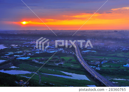 Highway, city, night scene Highway, city, night scene 28360765