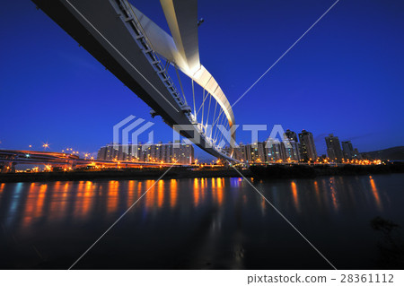 Bridge building 28361112