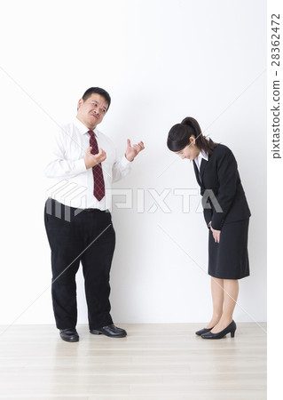 Boss and his subordinates 28362472