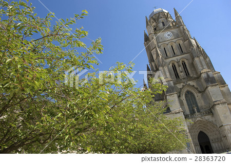 Saintes, a town on the banks of the Charente River Saintes, a town on the banks of the Charente River 28363720