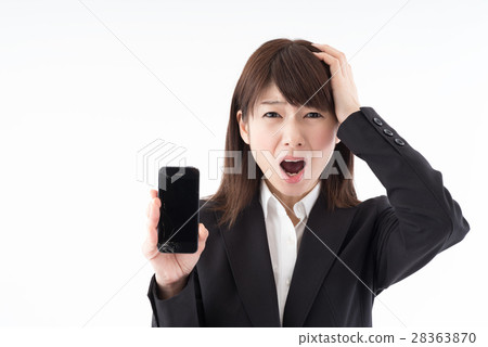A woman surprised to break the smartphone 28363870