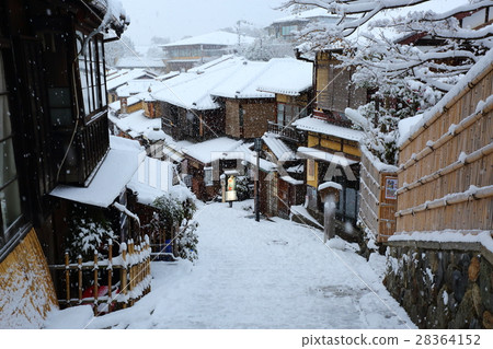 祗園雪景 28364152