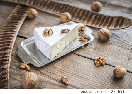 Brie cheese with nuts 28365321