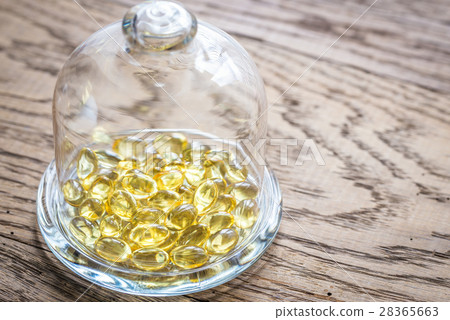 Omega 3 pills 28365663