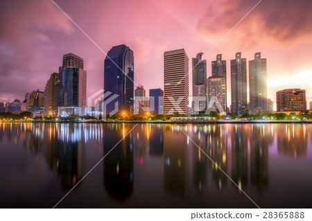 Benchakitti Park 28365888