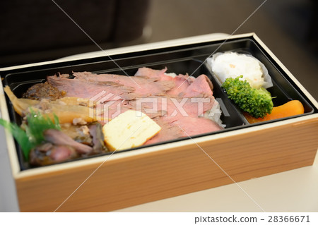 Delicious Omi beef steak lunch box to eat within express train Delicious Omi beef steak lunch box to eat within express train 28366671