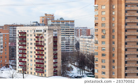urban houses in residential district in winter 28370082