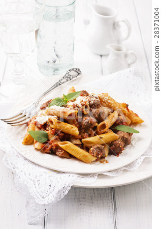 pasta con salsiccia 28371004