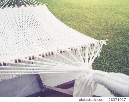 Hammock in Garden Outdoor Park Relax lifestyle 28371017