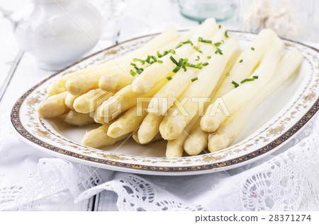 white asparagus 28371274