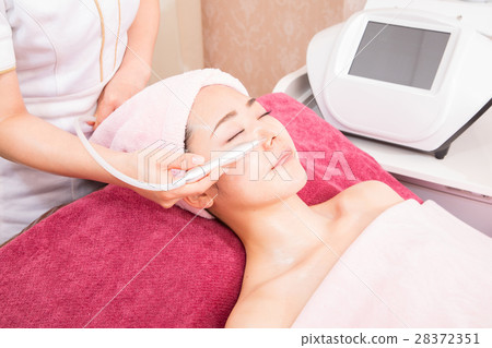 Face pores Suction Beauty Equipment Mechanical Facial Esthetic Beauty Women Relax Beauty Image 28372351