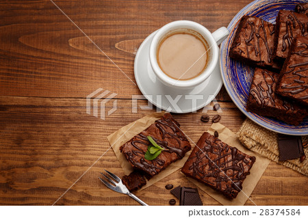 Plate with delicious chocolate brownies Plate with delicious chocolate brownies 28374584