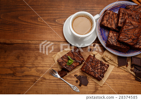 Plate with delicious chocolate brownies 28374585