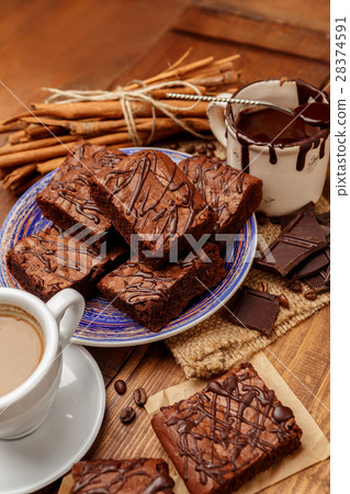 Plate with delicious chocolate brownies Plate with delicious chocolate brownies 28374591